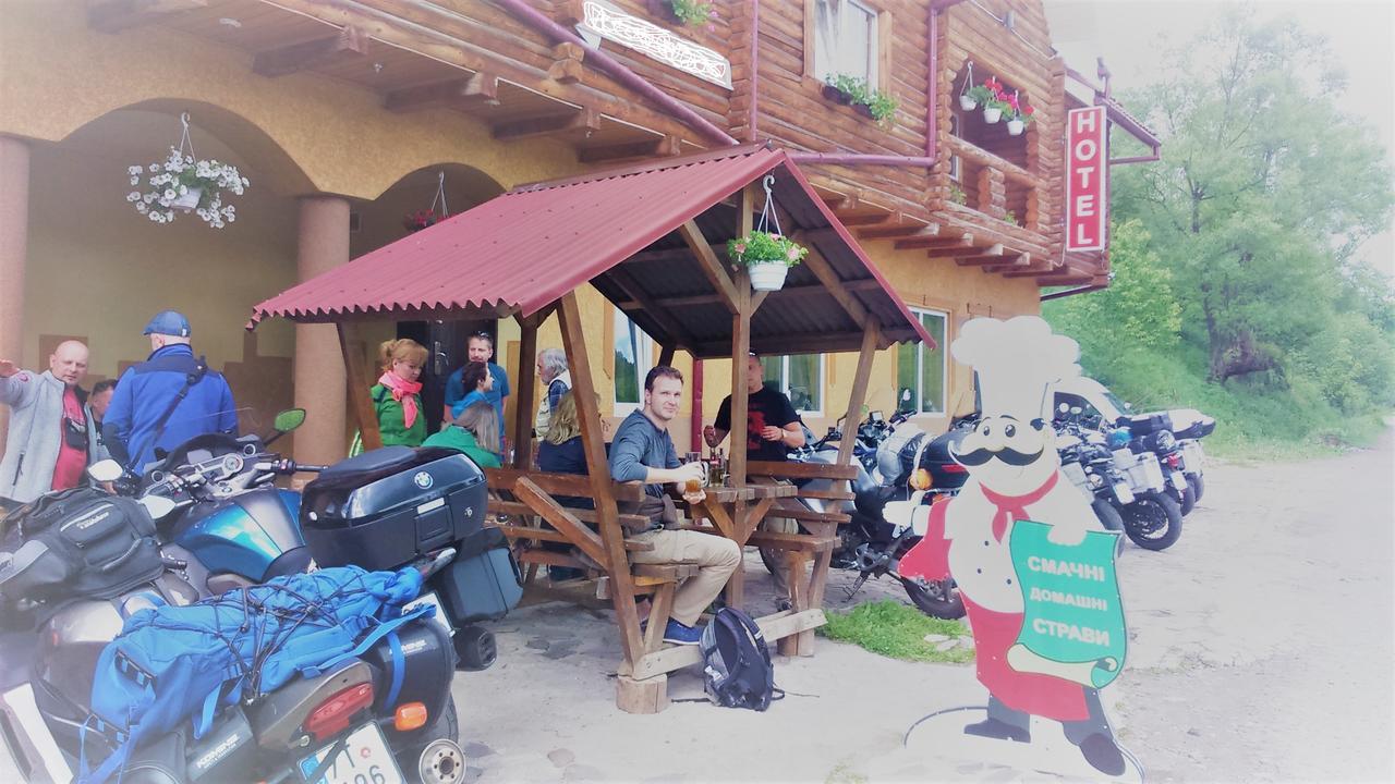 "Lian" Family Hotel & Restaurant Volosyanka  Exteriör bild