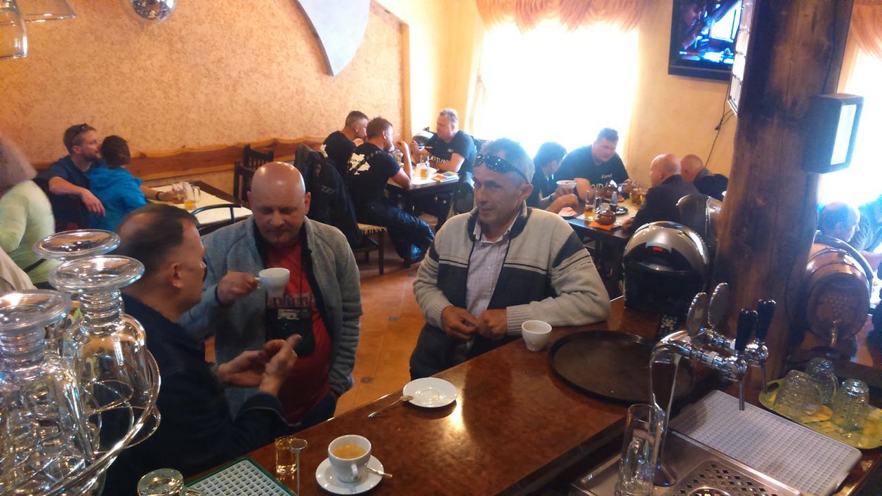 "Lian" Family Hotel & Restaurant Volosyanka  Exteriör bild