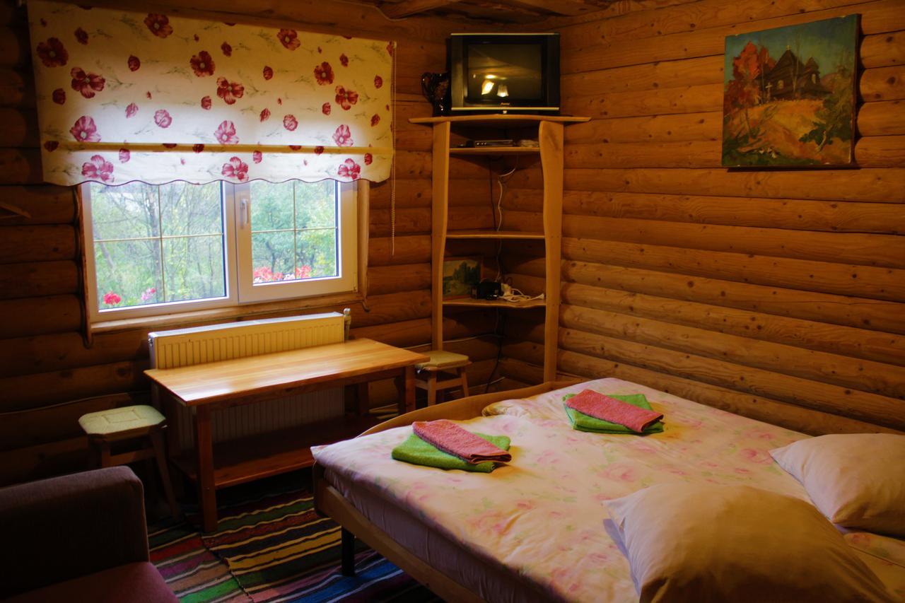 "Lian" Family Hotel & Restaurant Volosyanka  Exteriör bild