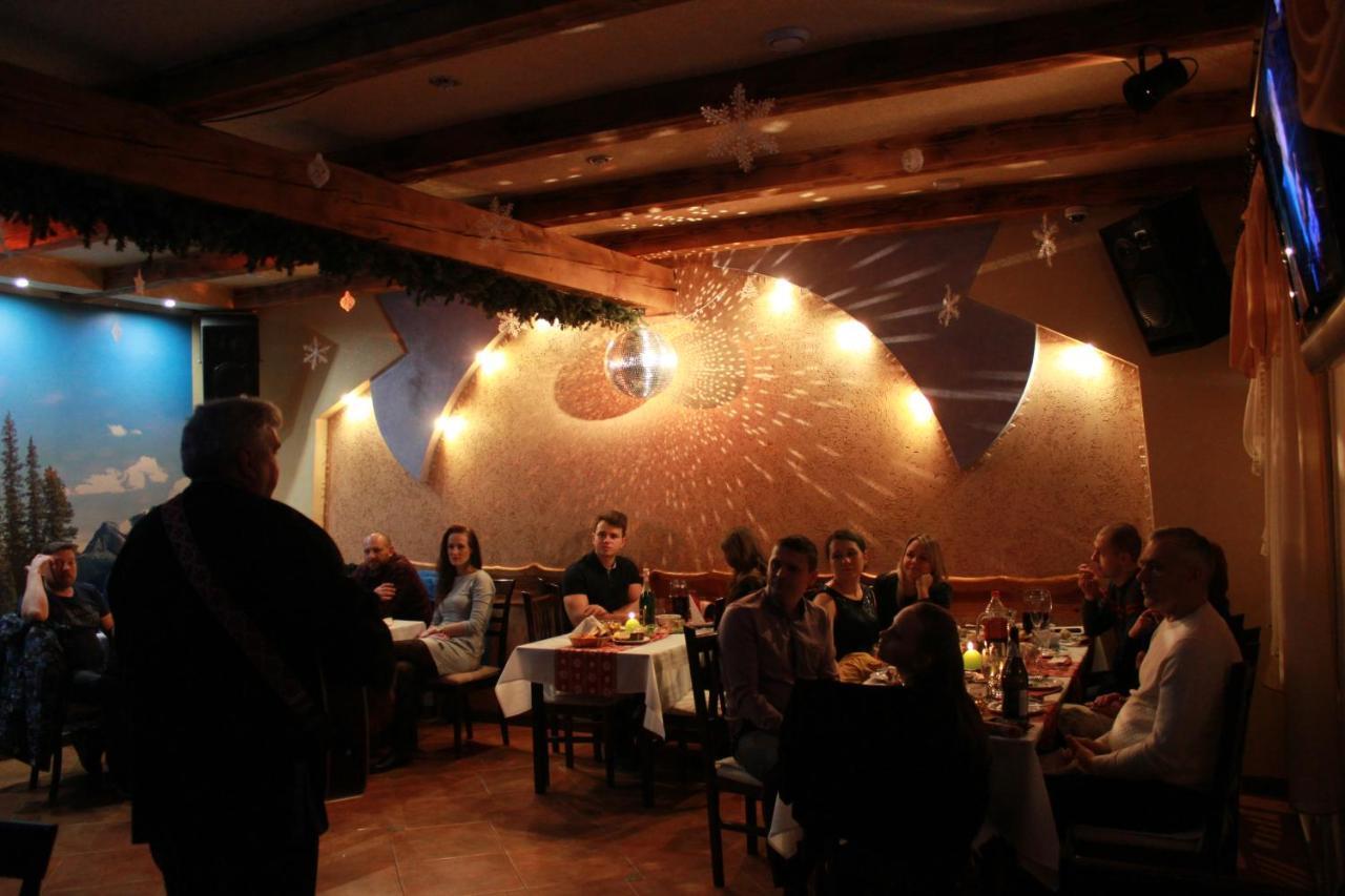 "Lian" Family Hotel & Restaurant Volosyanka  Exteriör bild